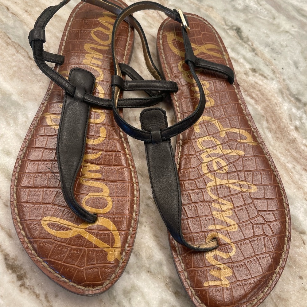 Sam Edelman T Strap flat Sandals. Black. Size 9